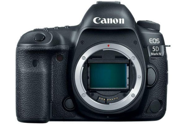 Canon 5D Mark IV EOS DSLR Camera with EF 16-35mm f 4L IS USM Lens For Sale